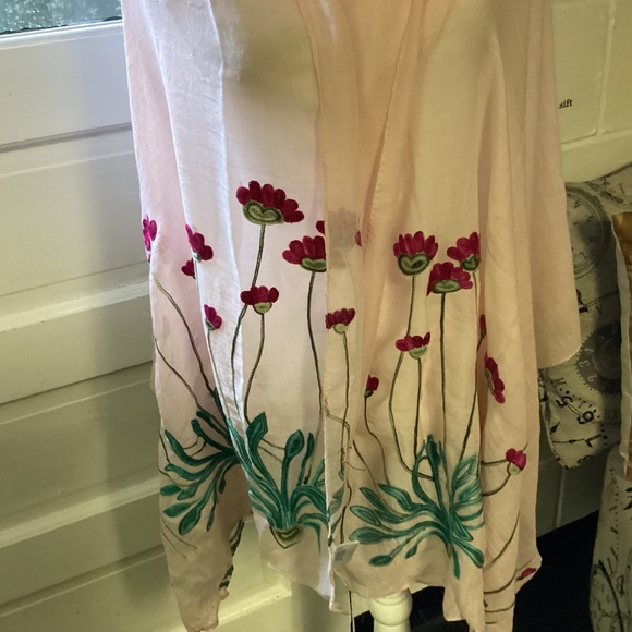 ELIZEBETH GILLETT colorful embroidered flower SHAWL - Picture 2 of 7